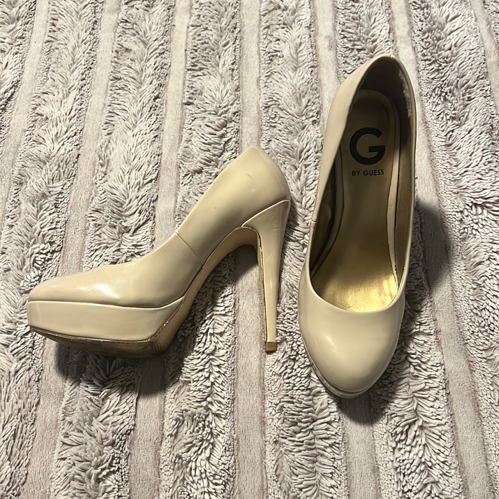 G by Guess pumps